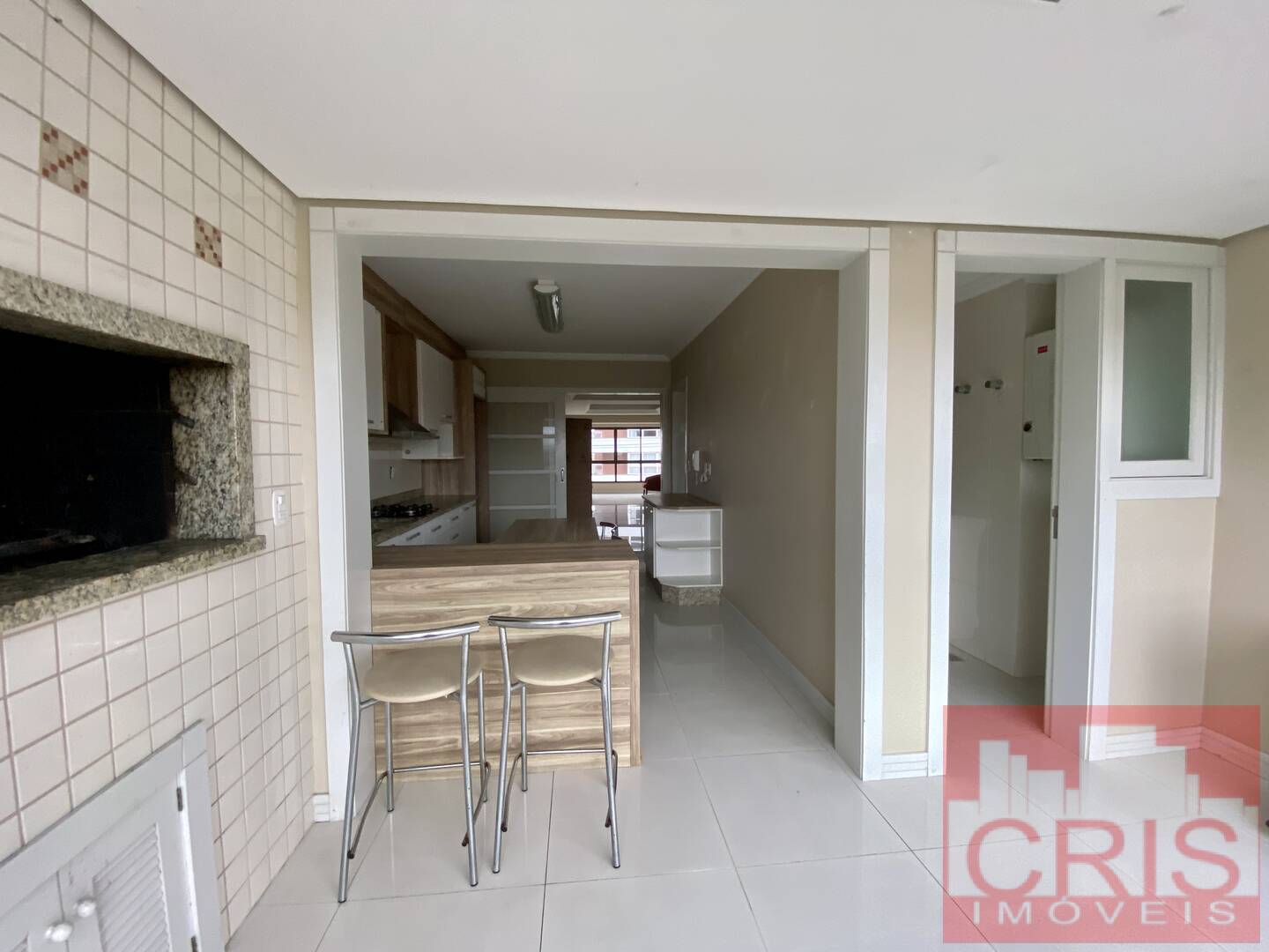 Apartamento à venda com 3 quartos, 122m² - Foto 2